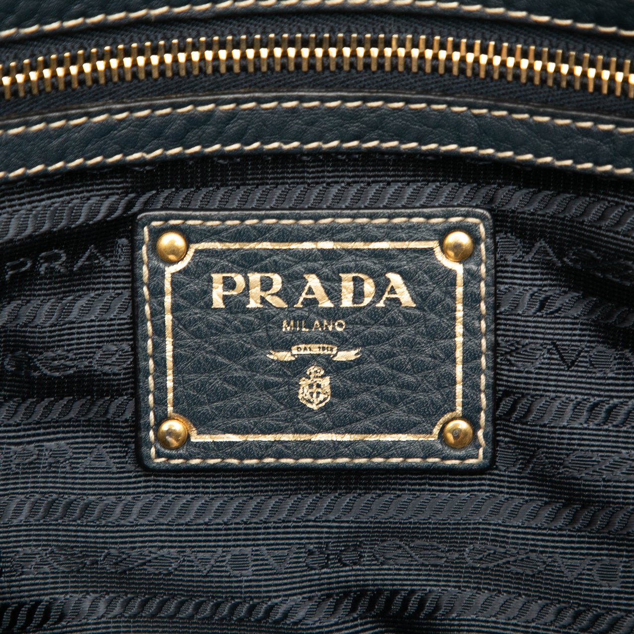 Prada Vitello Daino Zip Top Satchel Blauw