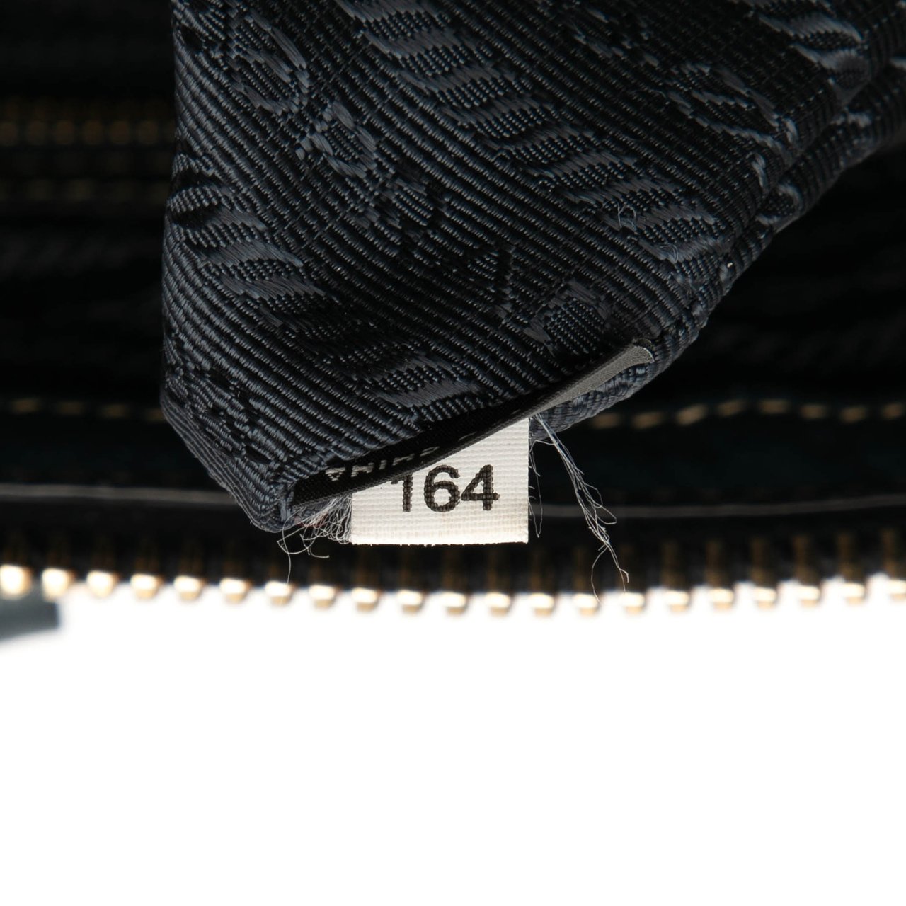 Prada Vitello Daino Zip Top Satchel Blauw