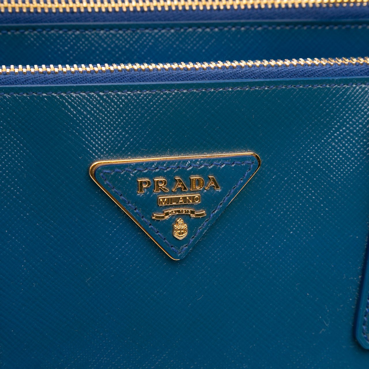 Prada Medium Saffiano Vernice Galleria Double Zip Satchel Blauw