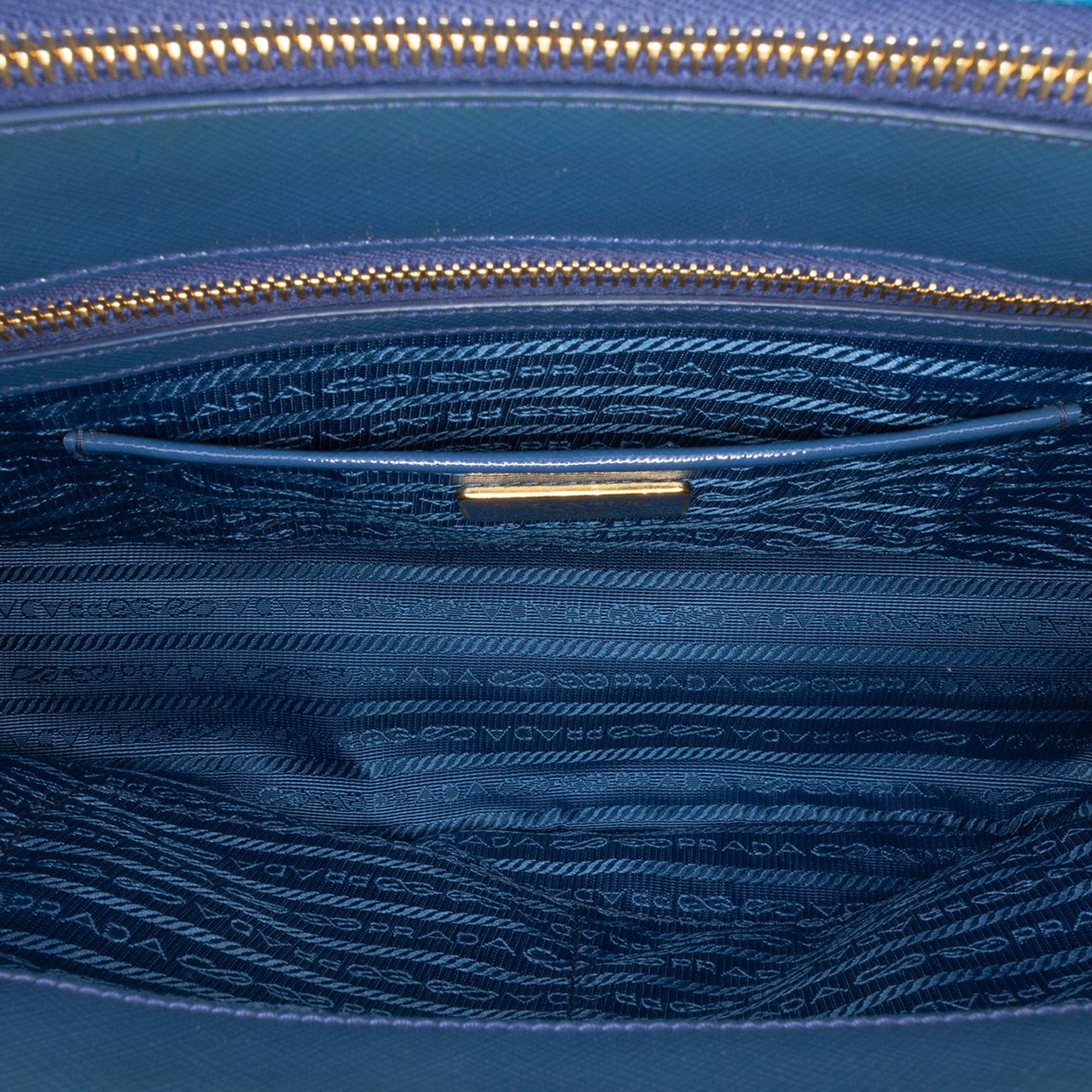 Prada Medium Saffiano Vernice Galleria Double Zip Satchel Blauw