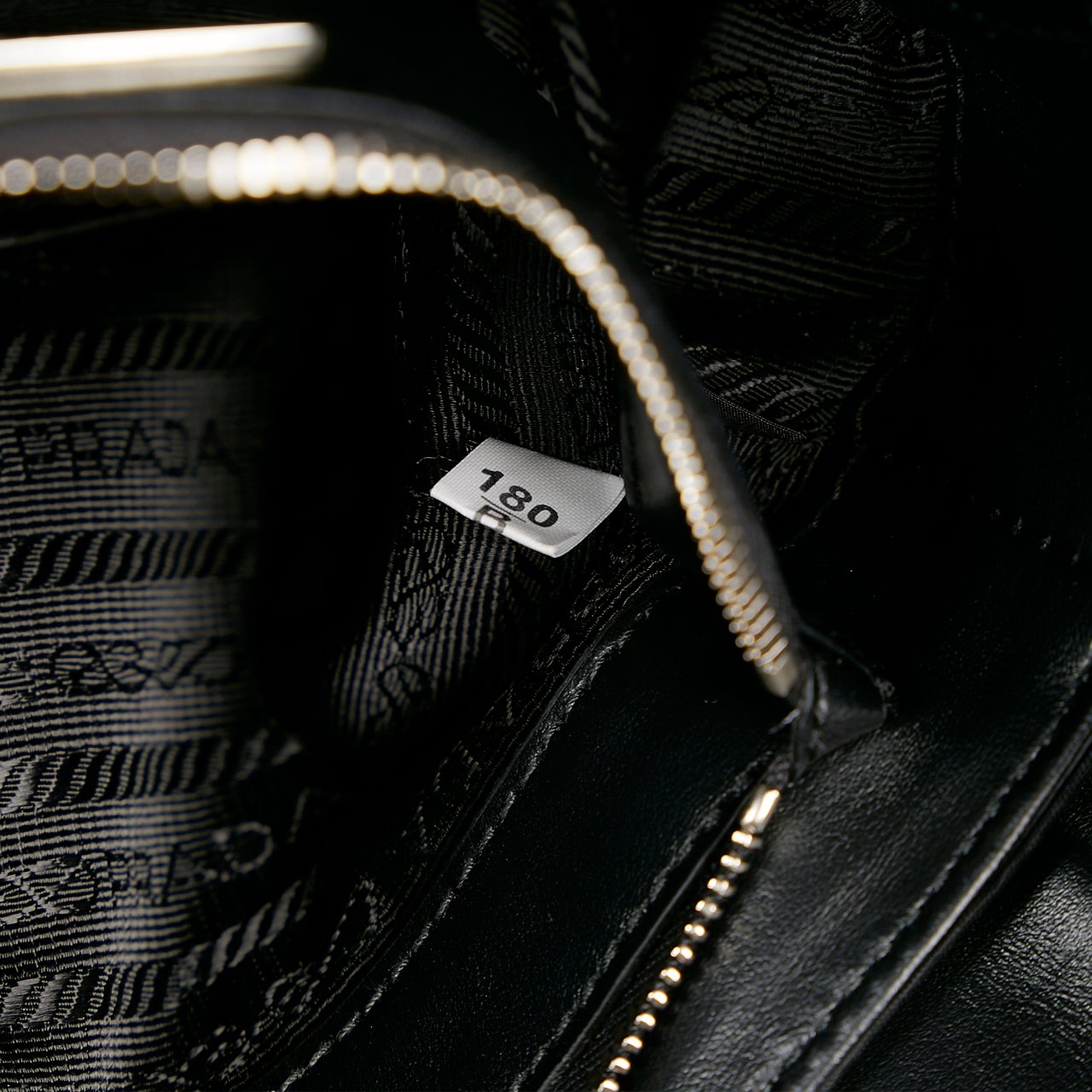 Prada Re-Nylon & Spazzolato Pocket Crossbody Zwart