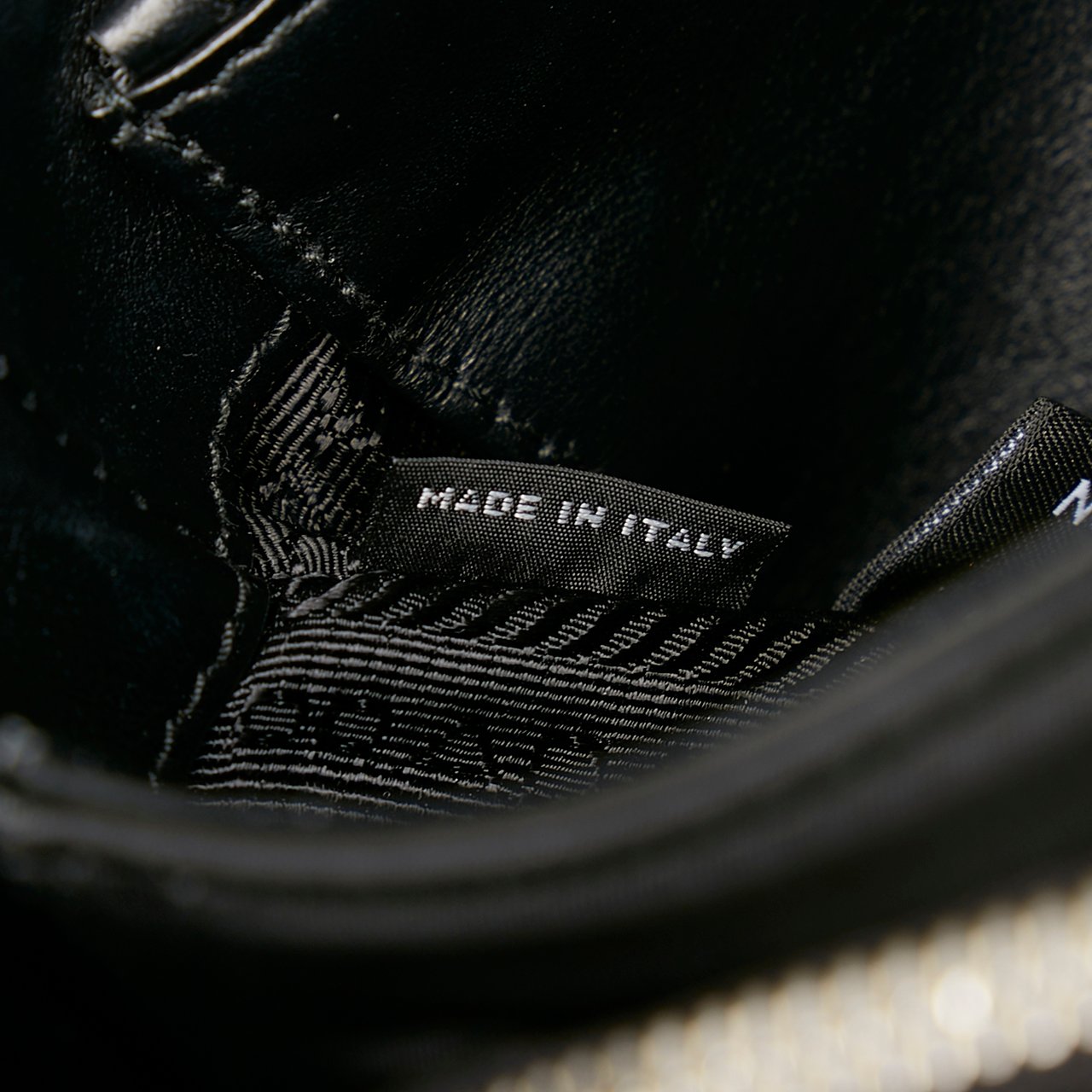 Prada Re-Nylon & Spazzolato Pocket Crossbody Zwart