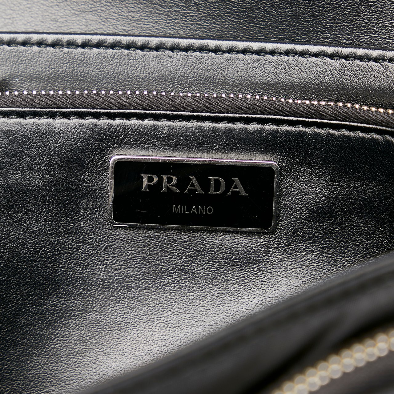 Prada Re-Nylon & Spazzolato Pocket Crossbody Zwart