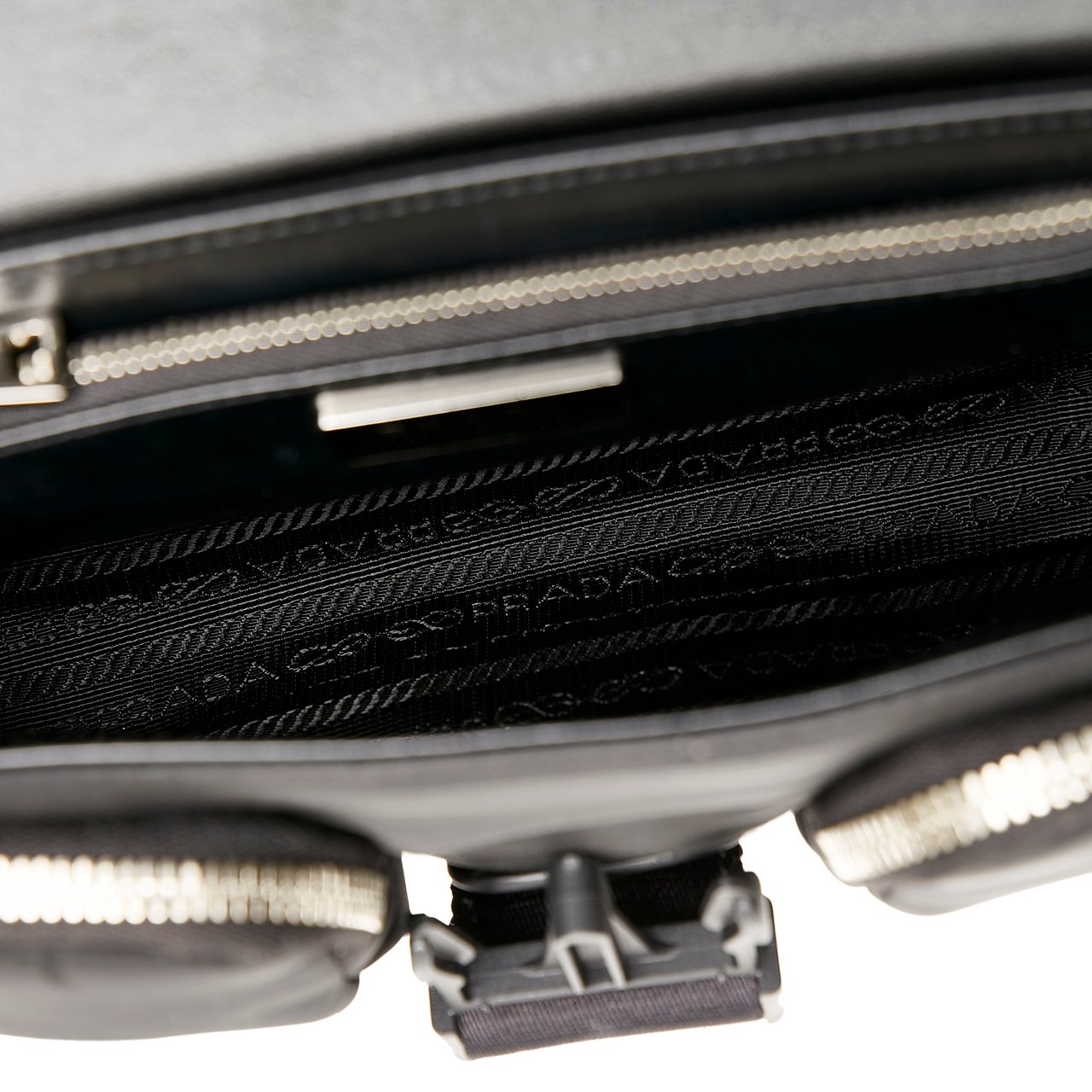 Prada Re-Nylon & Spazzolato Pocket Crossbody Zwart