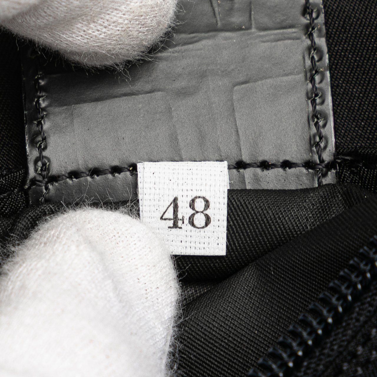 Prada Tessuto Pouch Zwart