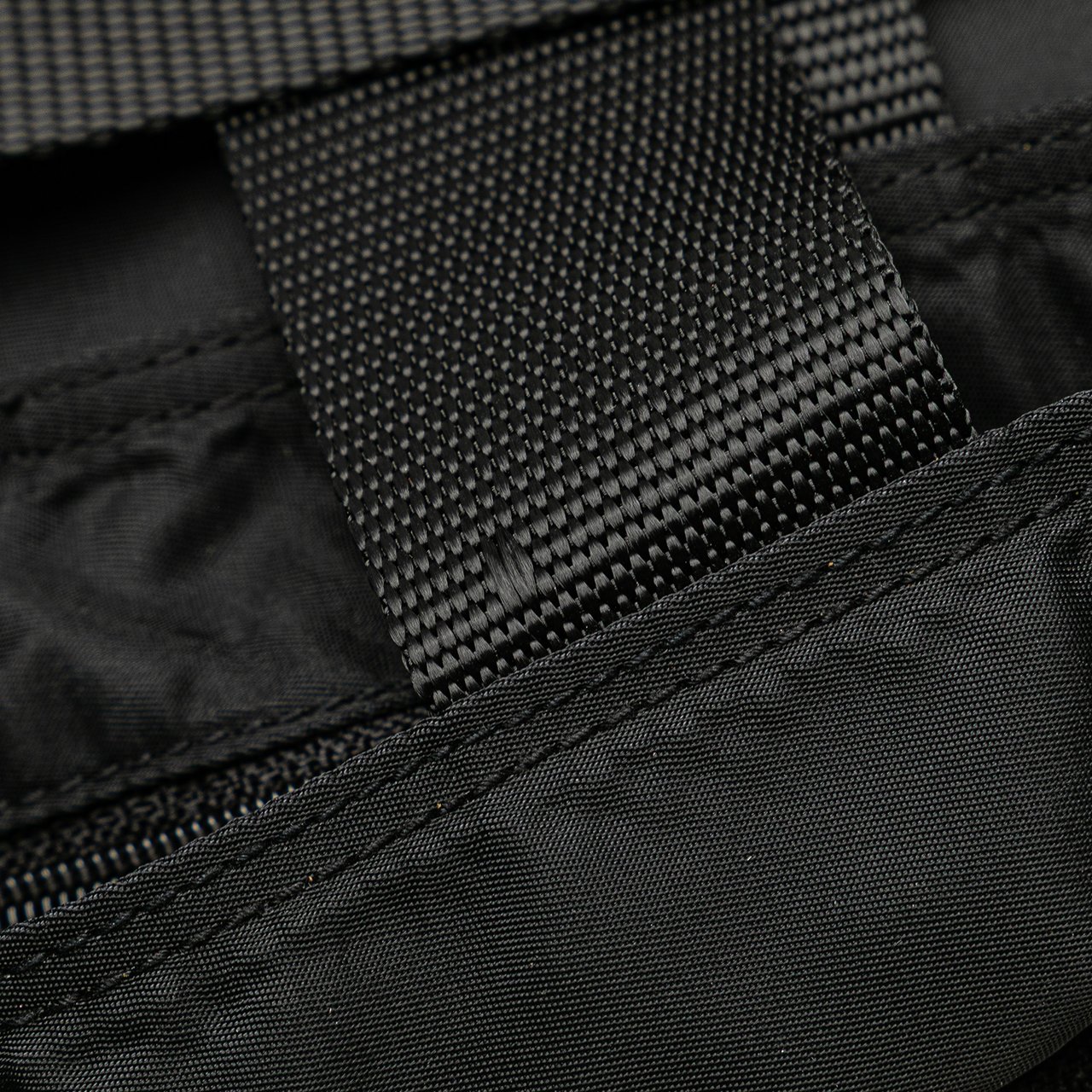 Prada Tessuto Tote Zwart