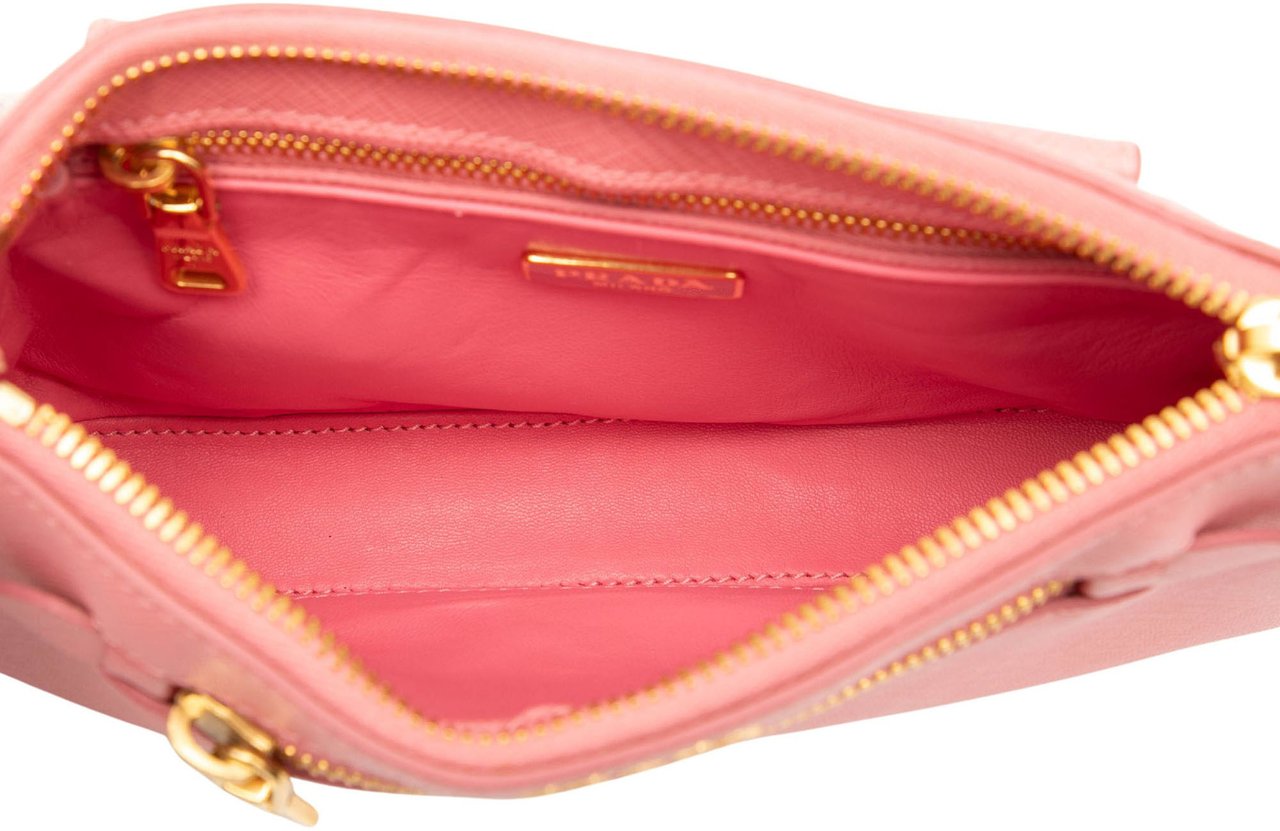 Prada Saffiano Lux Front Pocket Crossbody Roze