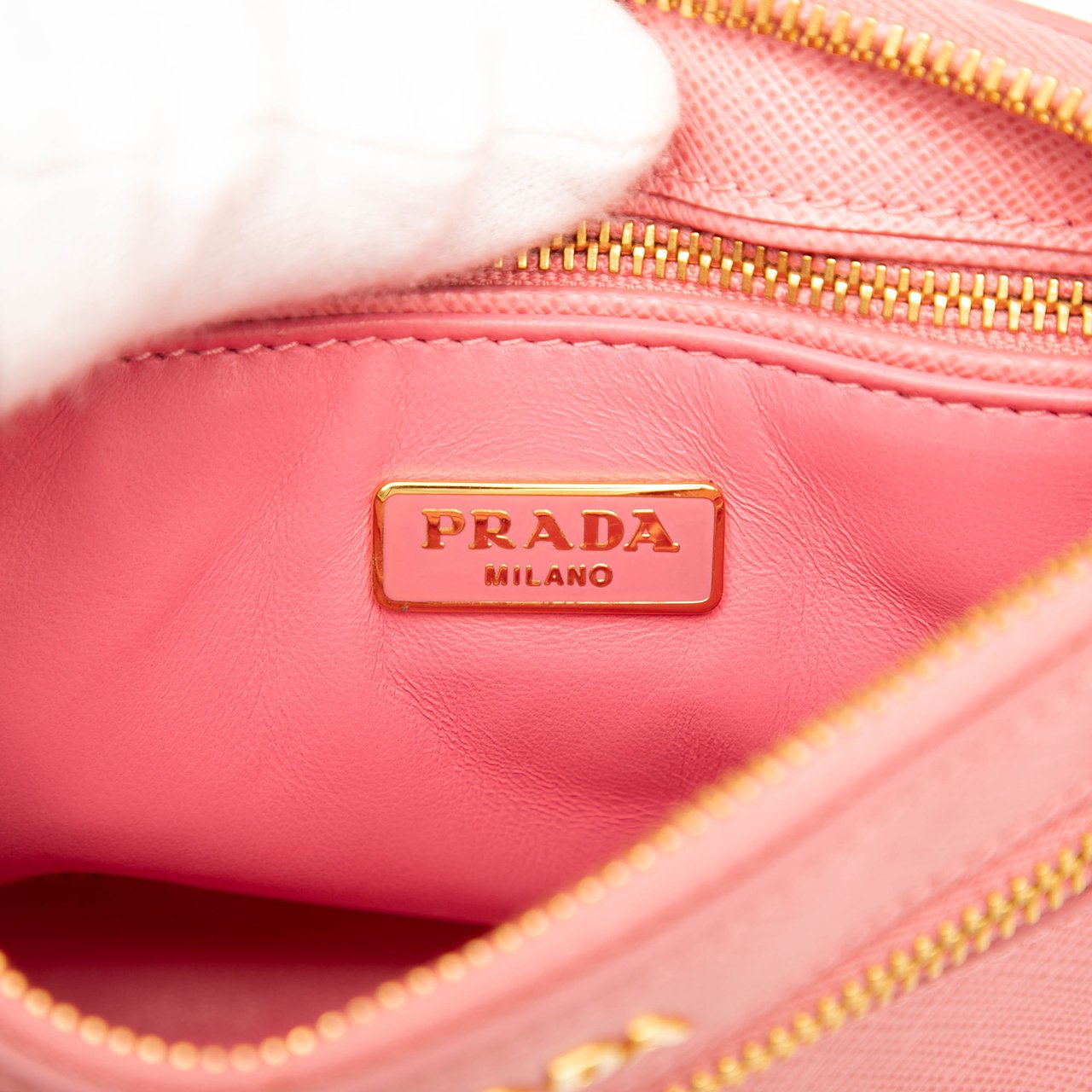 Prada Saffiano Lux Front Pocket Crossbody Roze