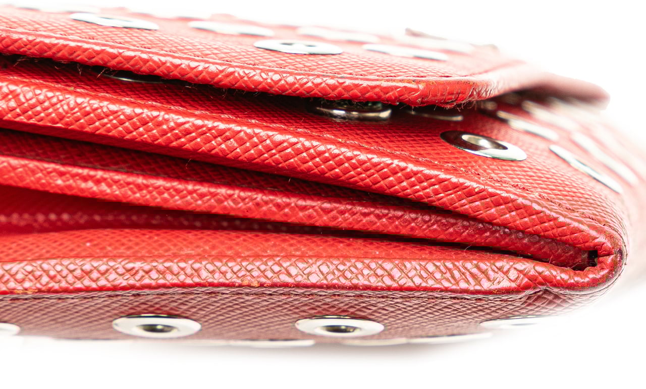 Prada Saffiano Grommet Wallet On Chain Rood