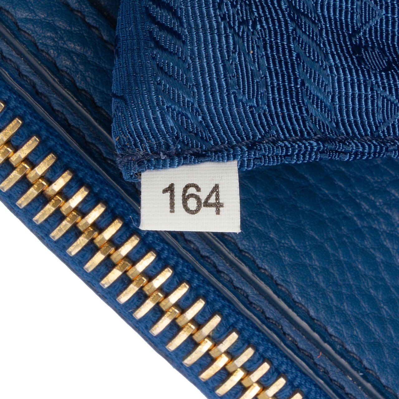 Prada Vitello Daino Double Zip Convertible Tote Blauw
