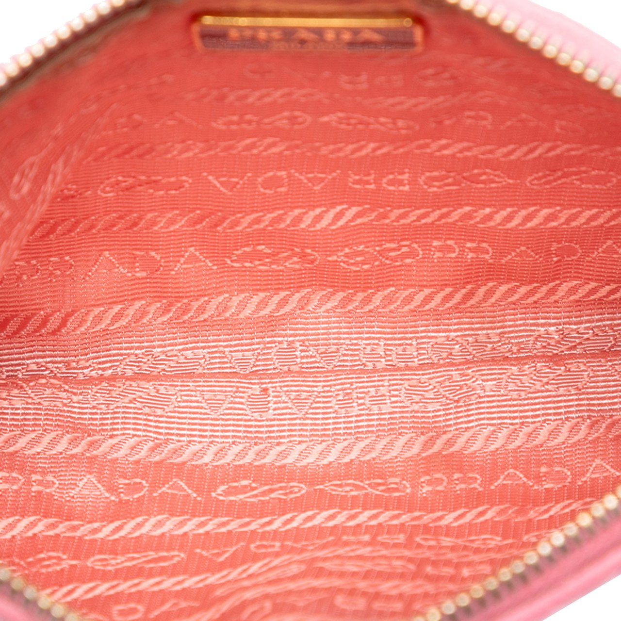 Prada Impuntu Tessuto Chain Crossbody Roze