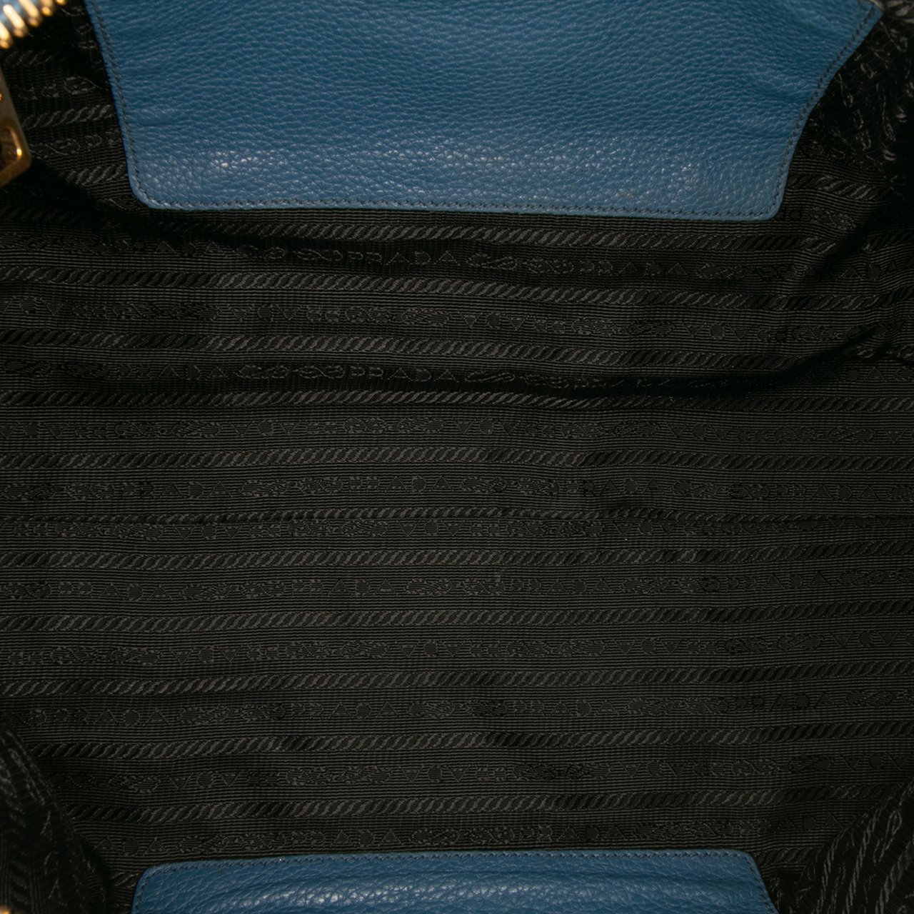 Prada Vitello Grain Satchel Blauw