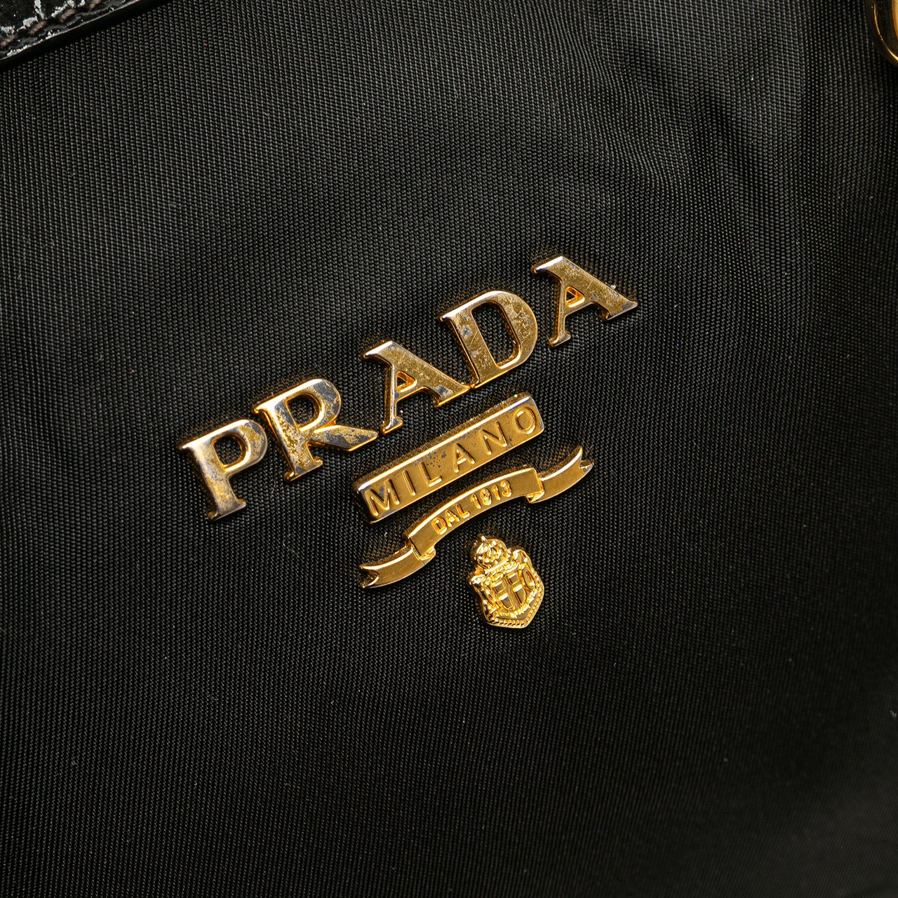 Prada Vernice Trimmed Tessuto Boston Bag Zwart