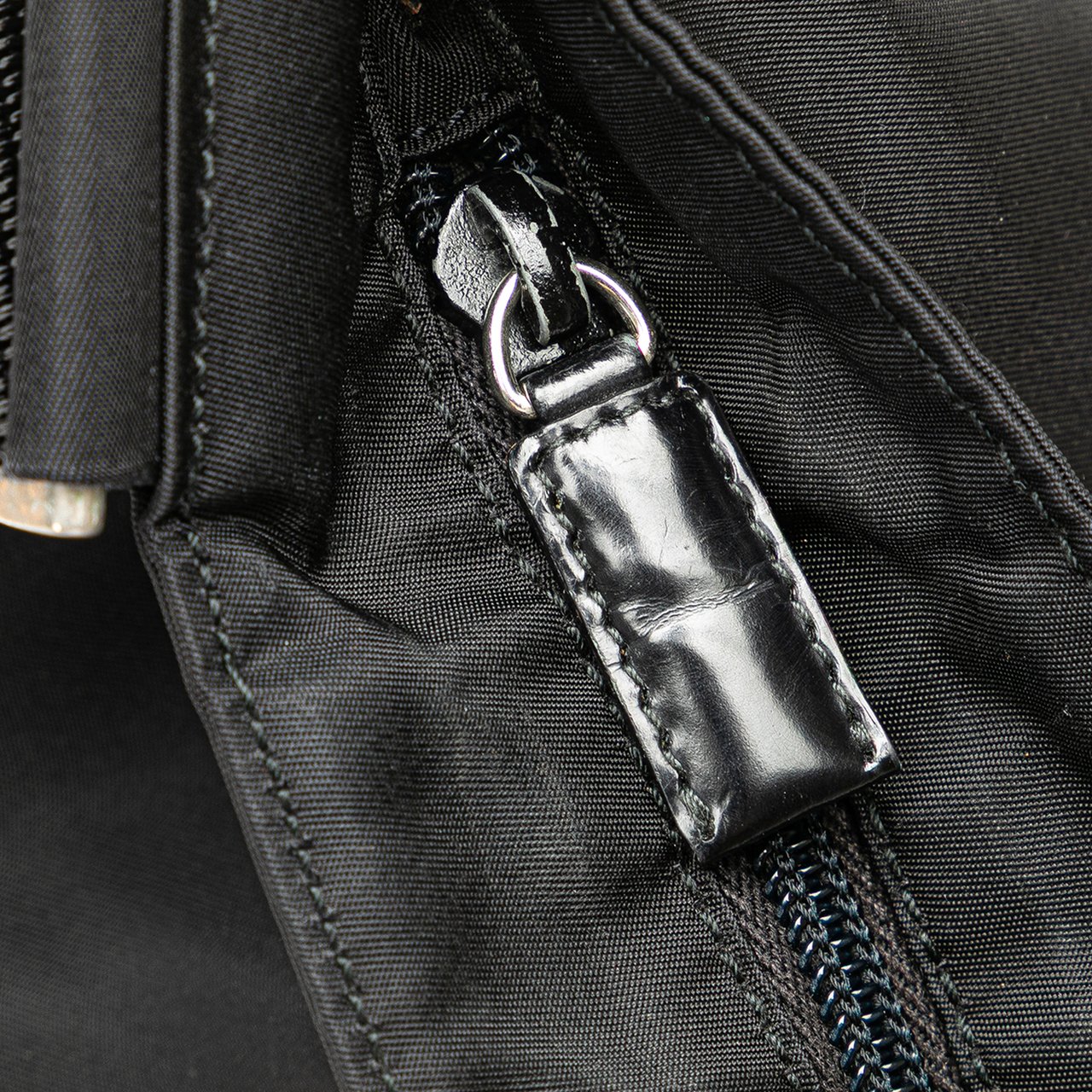 Prada Tessuto Zip Top Crossbody Zwart
