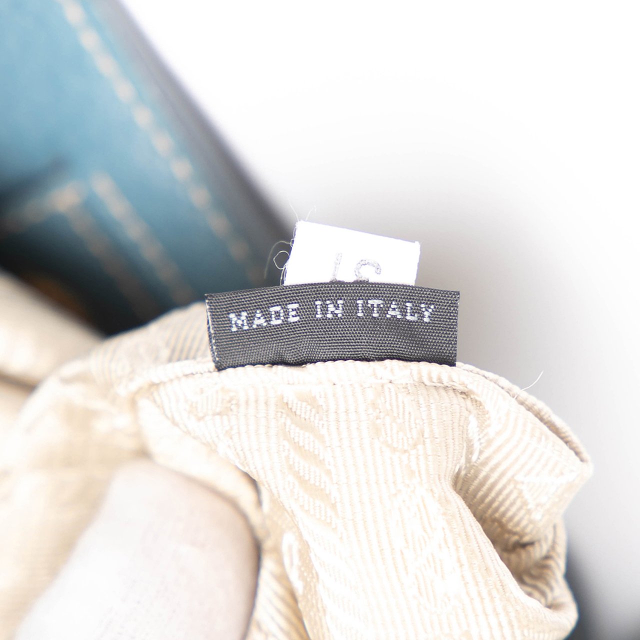 Prada Vitello Daino Hobo Blauw