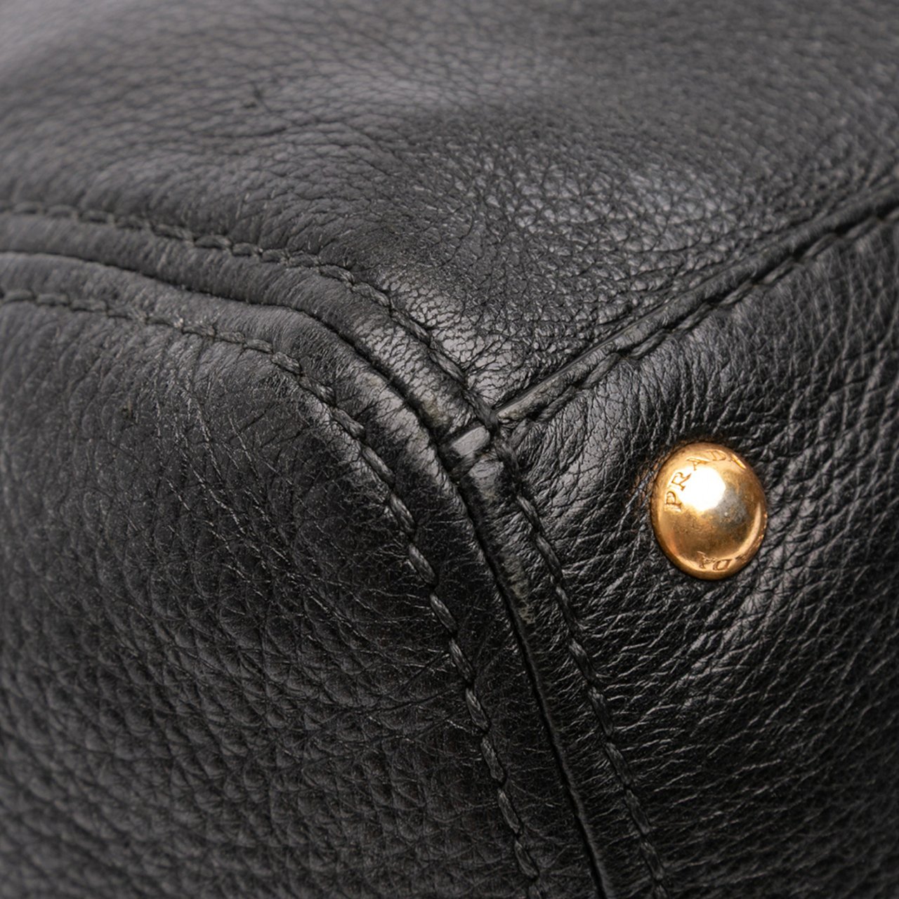 Prada Vitello Daino Frame Convertible Tote Zwart