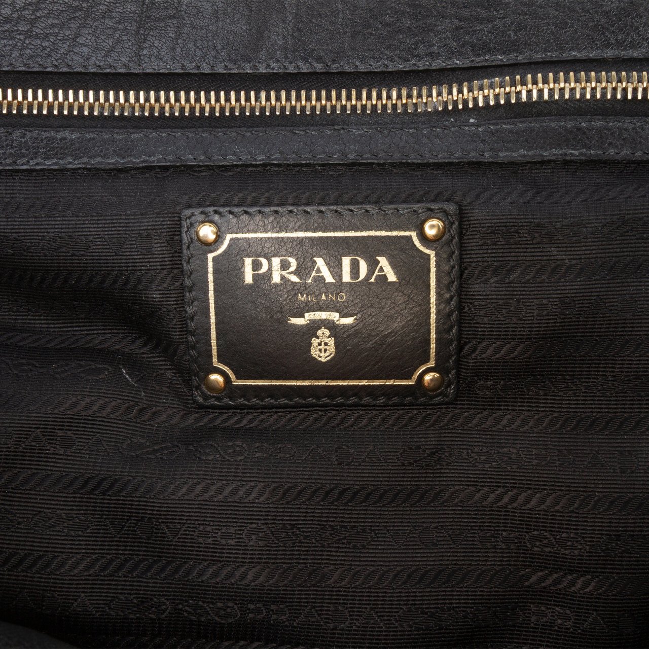 Prada Vitello Daino Frame Convertible Tote Zwart