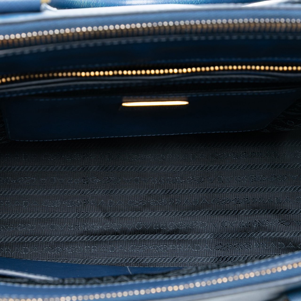 Prada Large Saffiano Lux Galleria Double Zip Tote Blauw