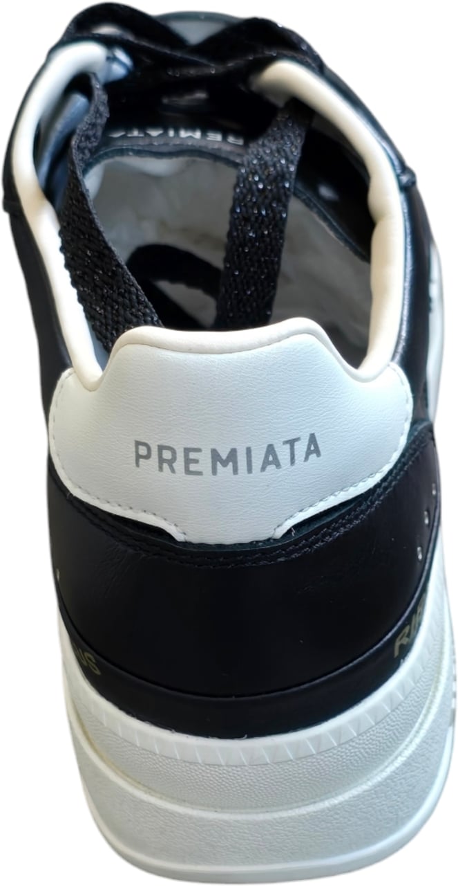 Premiata Sneakers cuir noir rivets semelle écru Micole Premiata Femme M7041 baskets Zwart