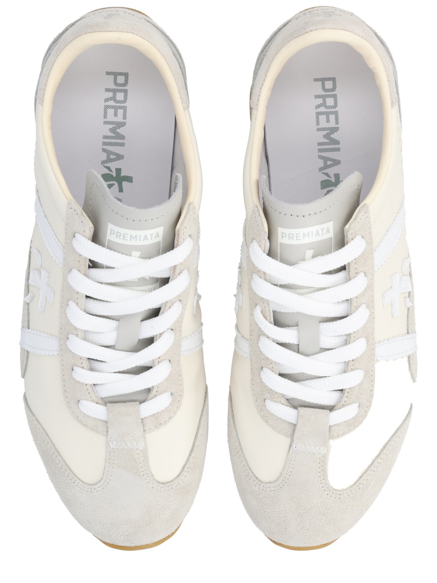 Premiata Jackyx 25d Calfskin Minimalist Sneakers Neutraal