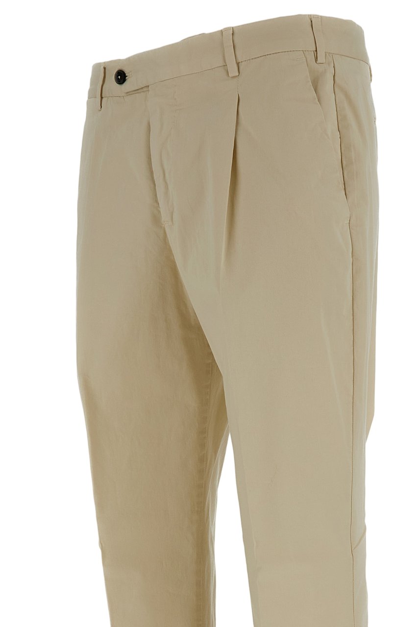 PT01/PT05 Slim-fit Lightweight Gabardine Trousers with Pressed Creases Neutraal