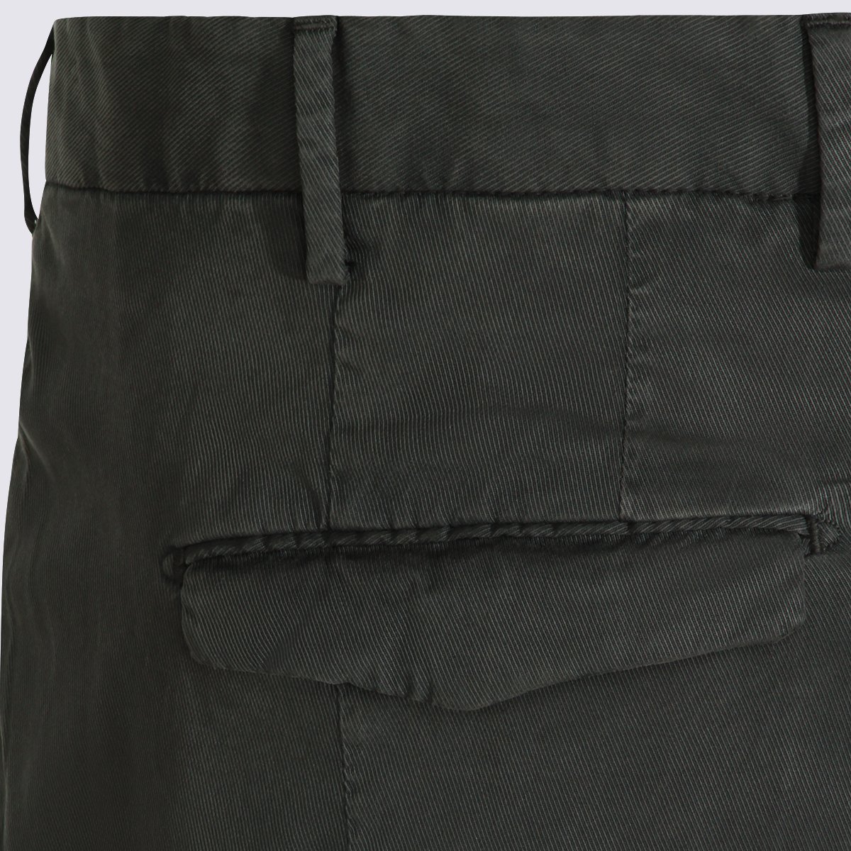 PT Torino Tailored Black Trousers With Minimalist Design And Tapered Silhouette Zwart