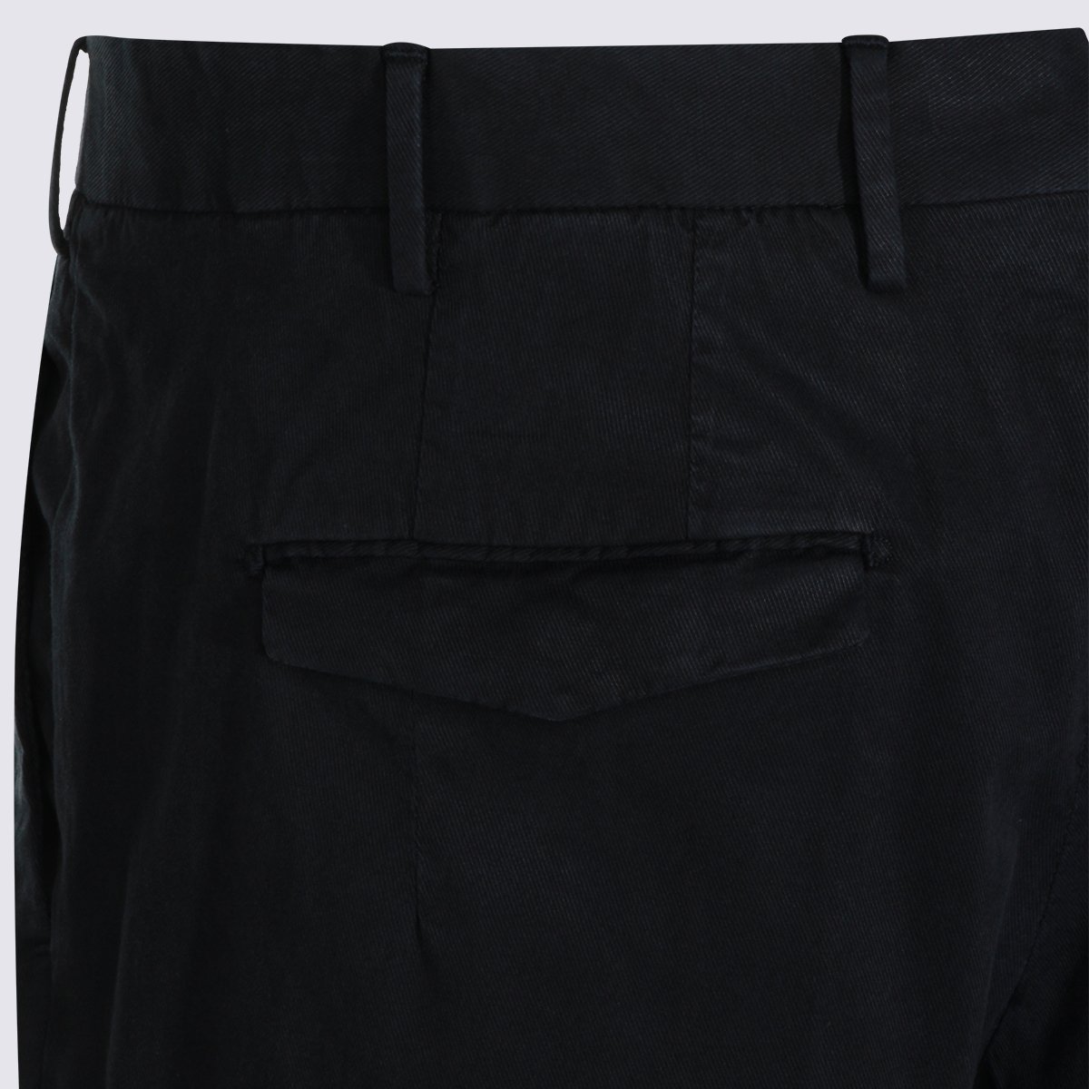 PT Torino Tailored Black Trousers With Subtle Pleats And Refined Finish Zwart