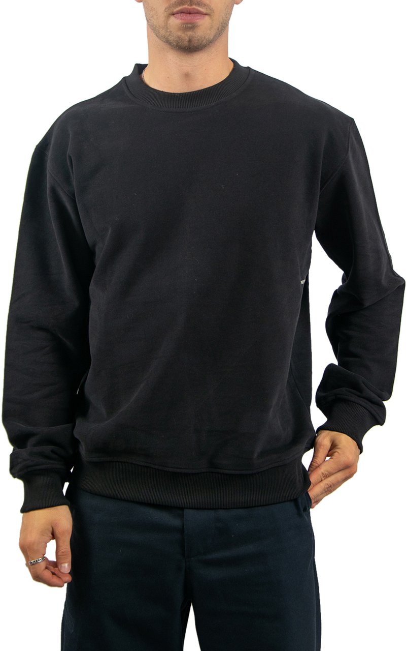Pure Path Loose Fit Crewneck LS Sweaters Zwart