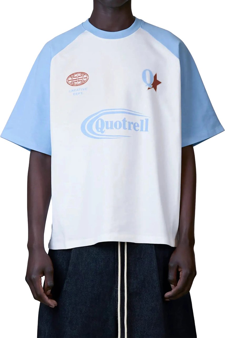 Quotrell Emilio Boxy Tee | White/light Blue Zwart