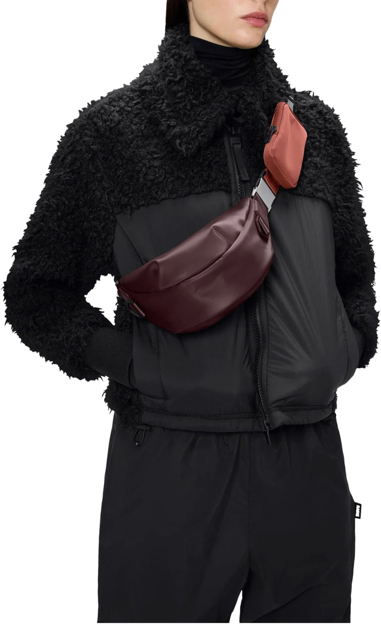 Rains Rains Valera Shoulder Bag Mini W3 Schoudertassen Bordeaux 13650 Rood