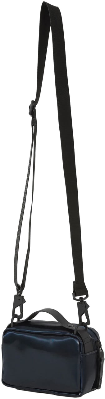 Rains Bags Spill Divers