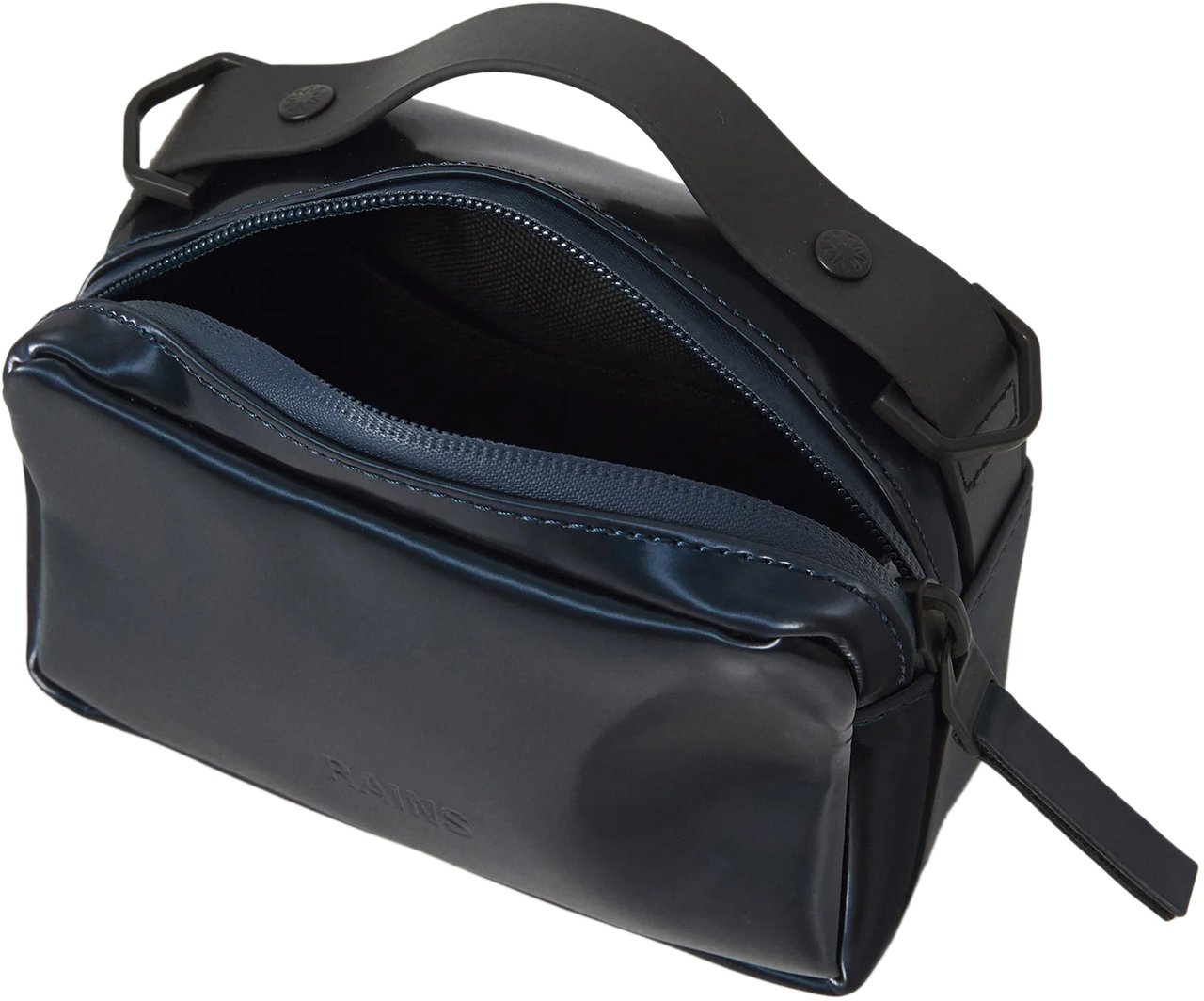 Rains Bags Spill Divers