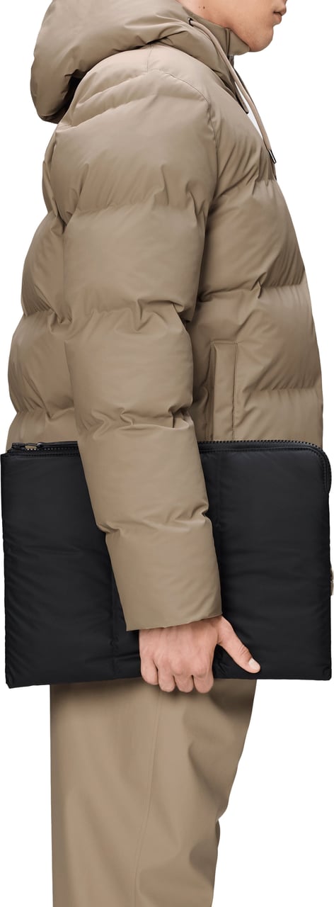 Rains Puffer Laptop Cover 15"/16" Nera Zwart