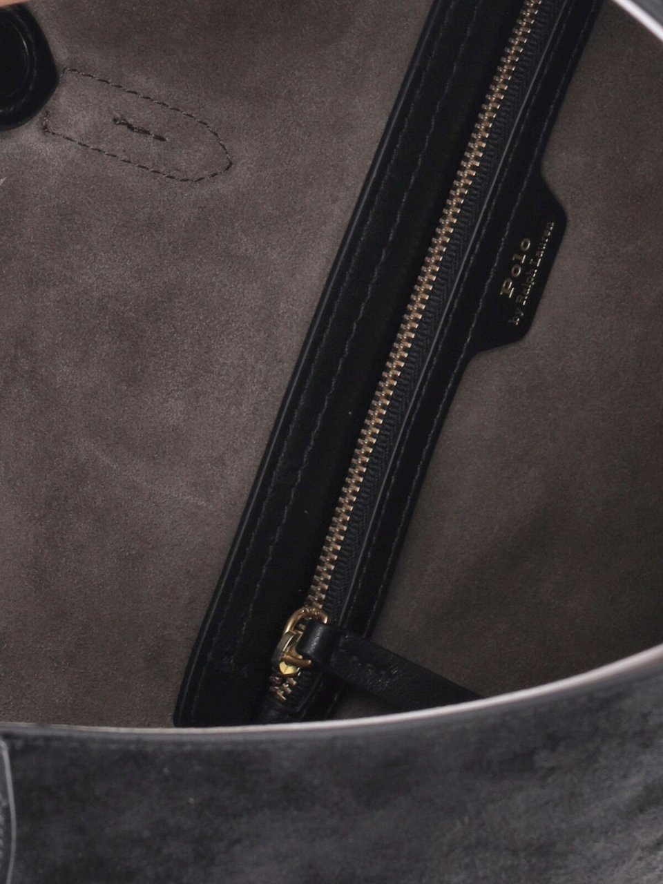Ralph Lauren Large Black Suede Shoulder Bag Zwart