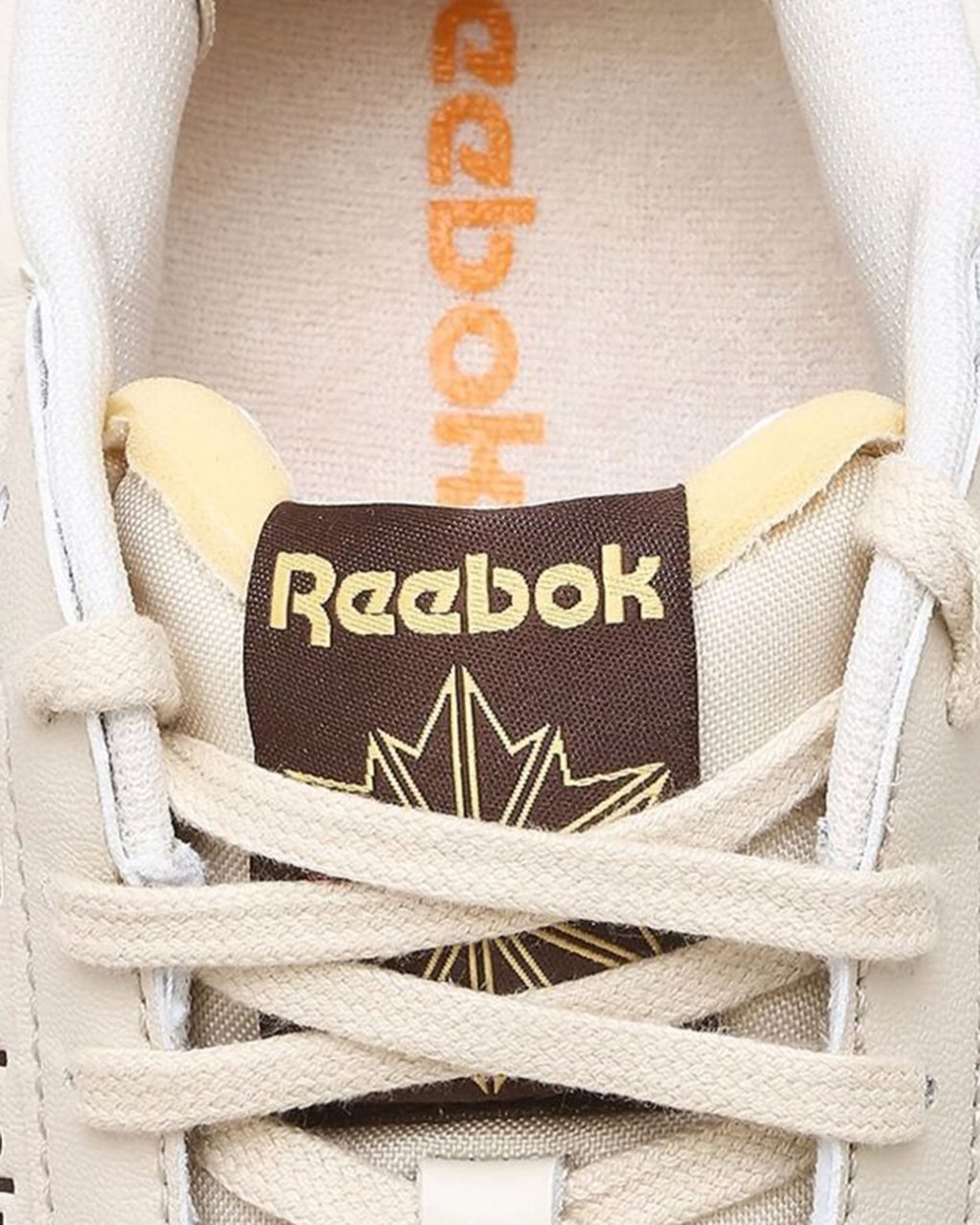 Reebok Sneakers Painted White Wit