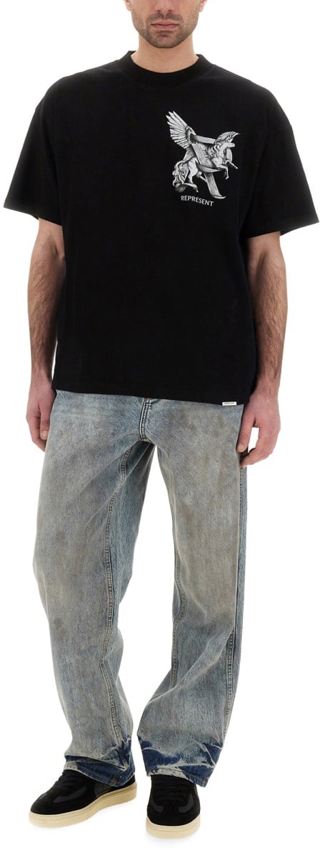 Represent "ELEGANCE IN MOTION" T-SHIRT Zwart