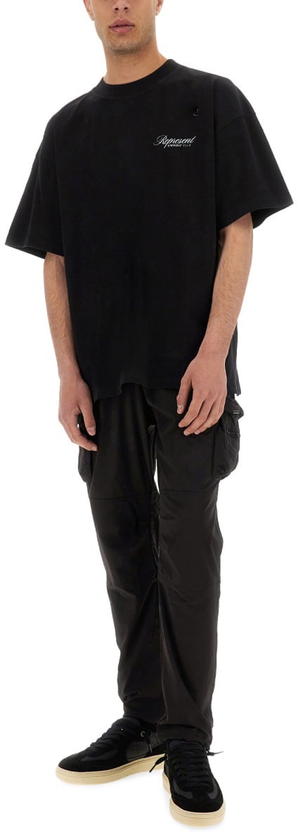 Represent "REPRESENT OWNERS CLUB SCRIPT" T-SHIRT Zwart