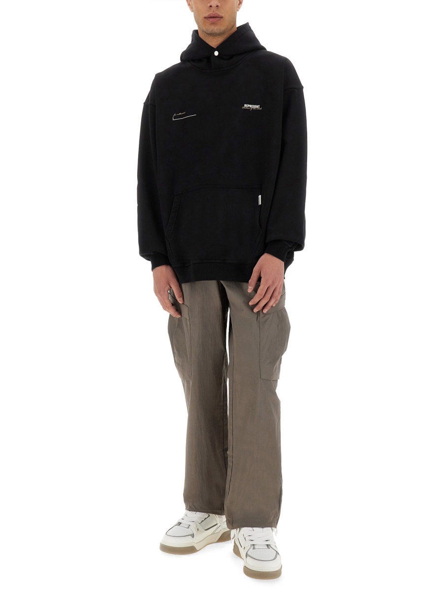 Represent Relaxed-Fit Black Hoodie With Bold Graphic Zwart
