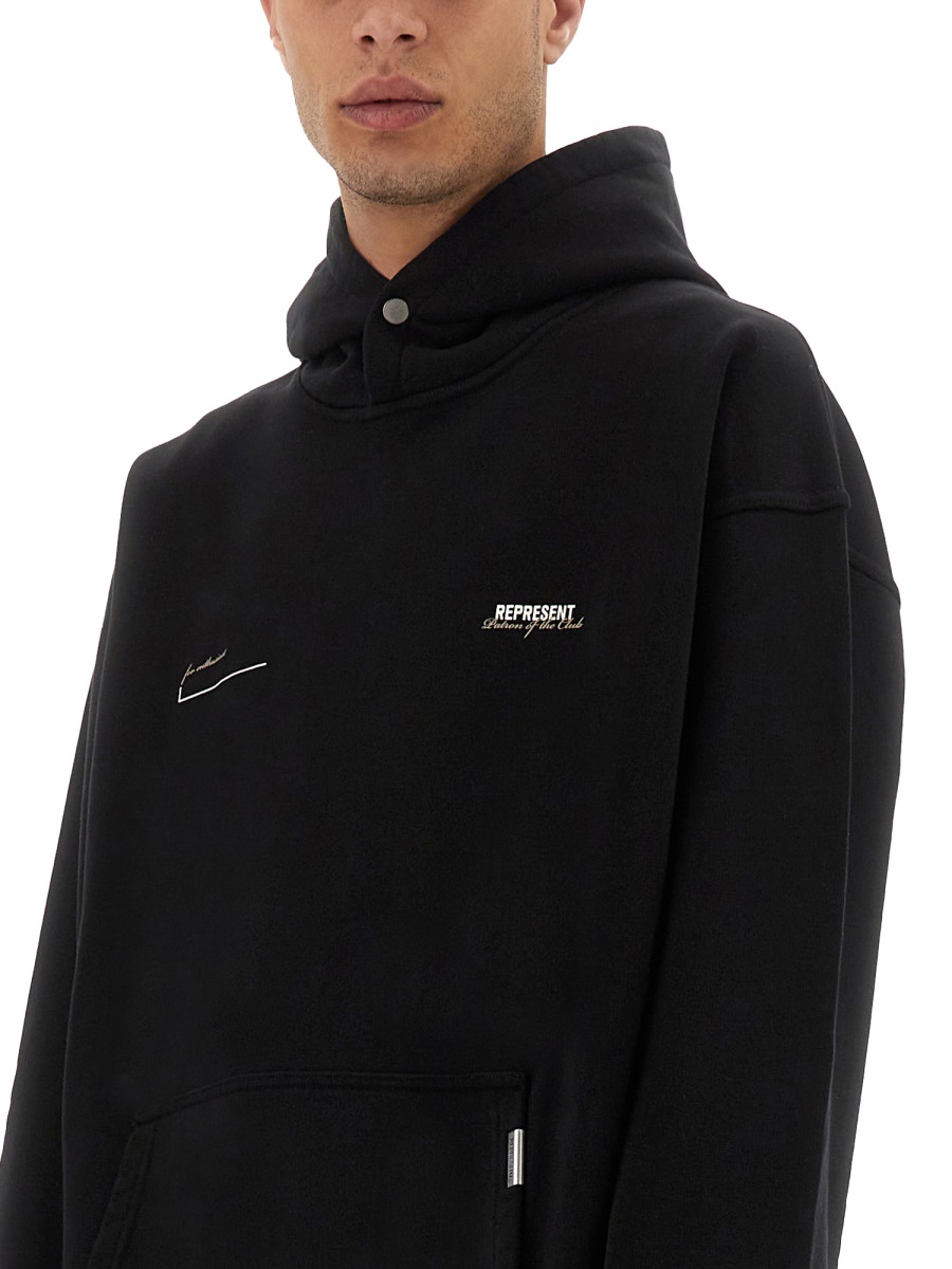 Represent Relaxed-Fit Black Hoodie With Bold Graphic Zwart