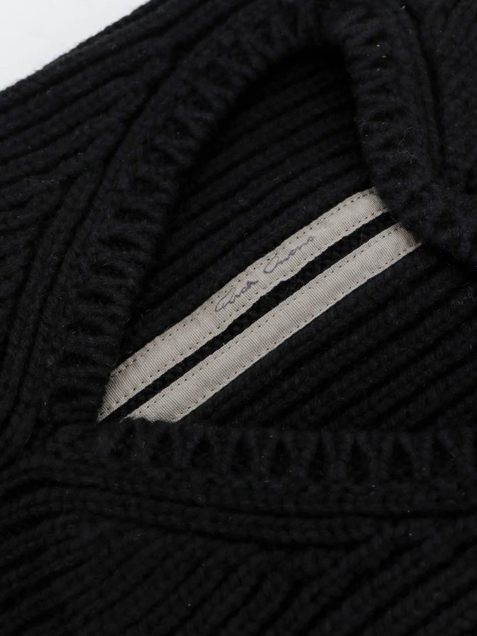 Rick Owens Ribbed Knit Balaclava With Heart-Shaped Cutout Zwart