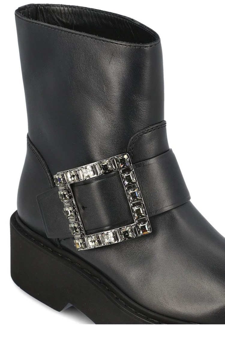 Roger Vivier Pointed Toe Black Boots With Moderate Heel And Streamlined Silhouette Zwart