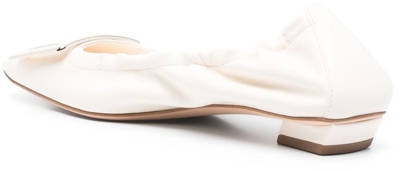 Roger Vivier Flat Shoes White Wit