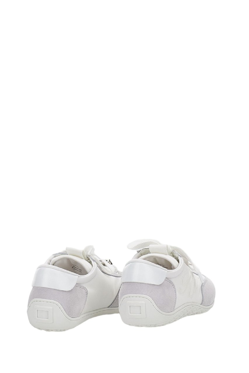 Roger Vivier Classic Low-Top Sneakers with Smooth Silhouette Wit