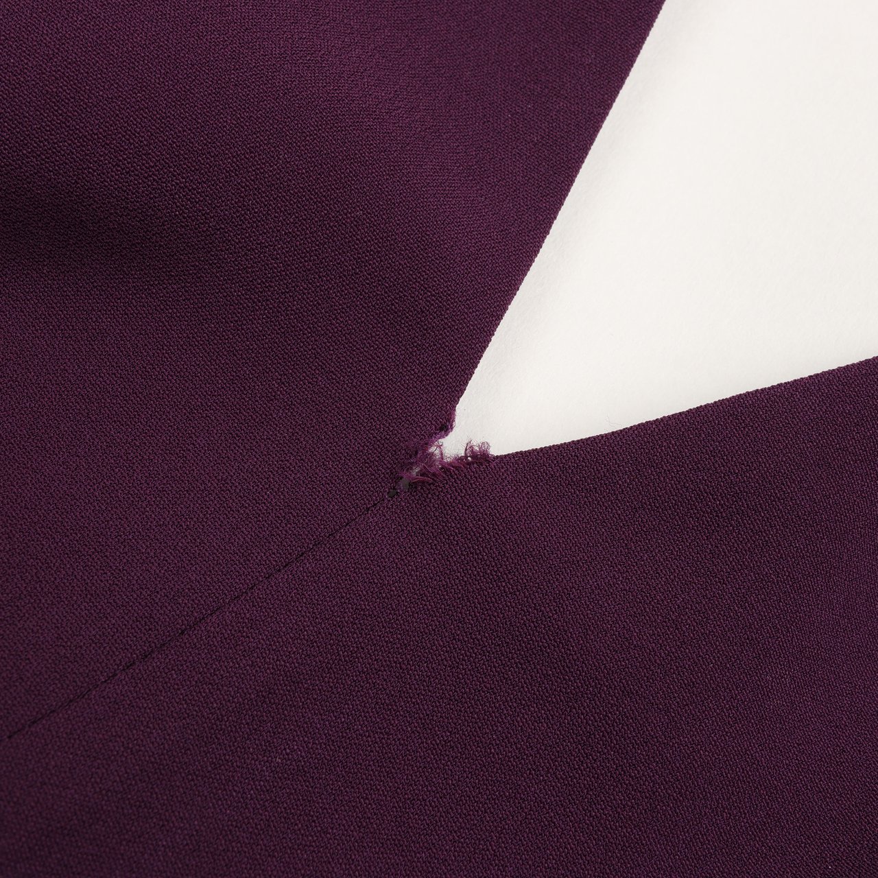 Roland Mouret Roland Mouret Deep V-Neck Fitted Midi Dress in Plum – EU 34 Paars