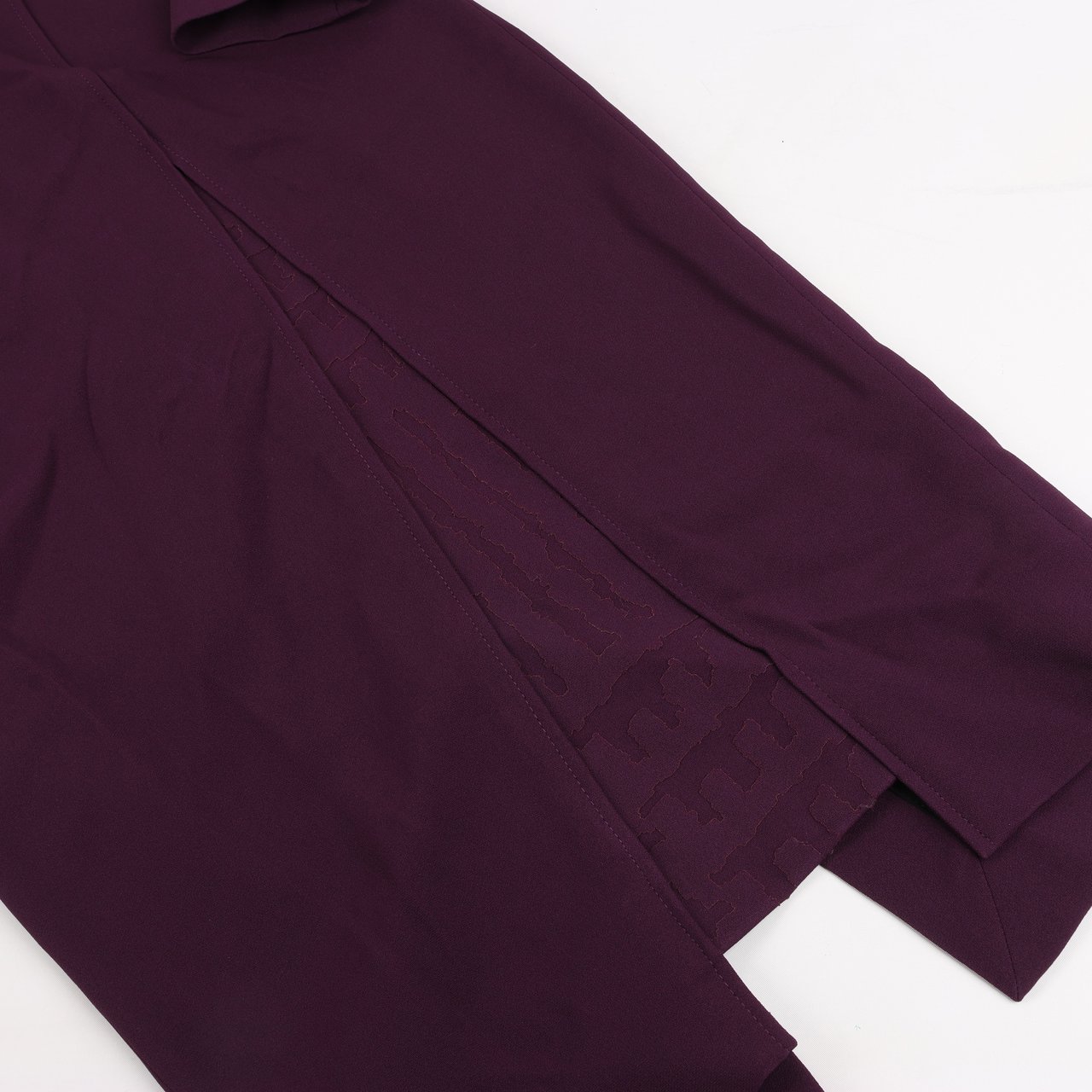 Roland Mouret Roland Mouret Deep V-Neck Fitted Midi Dress in Plum – EU 34 Paars