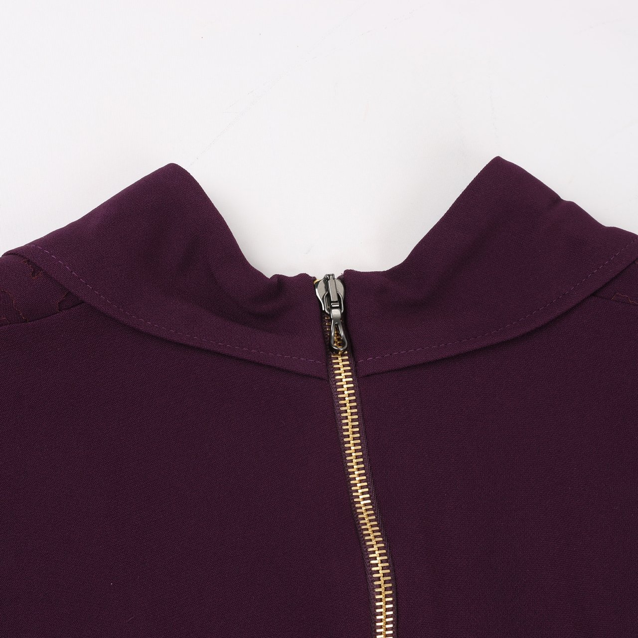 Roland Mouret Roland Mouret Deep V-Neck Fitted Midi Dress in Plum – EU 34 Paars