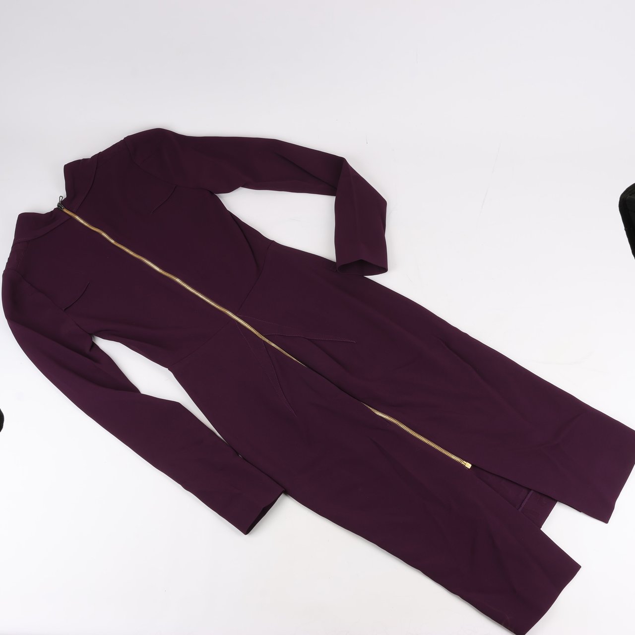 Roland Mouret Roland Mouret Deep V-Neck Fitted Midi Dress in Plum – EU 34 Paars