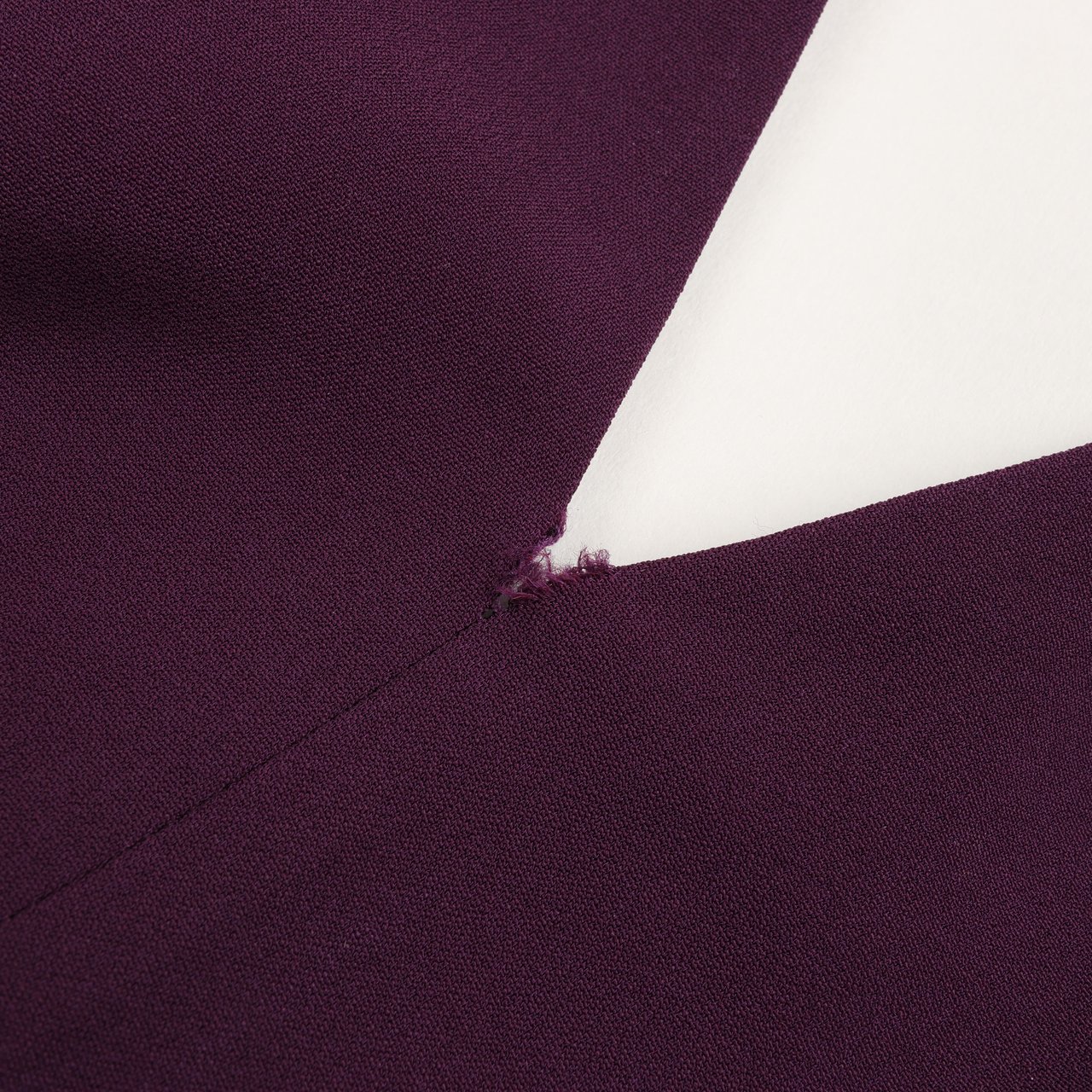 Roland Mouret Deep V-Neck Fitted Midi Dress in Plum – EU 34 Paars