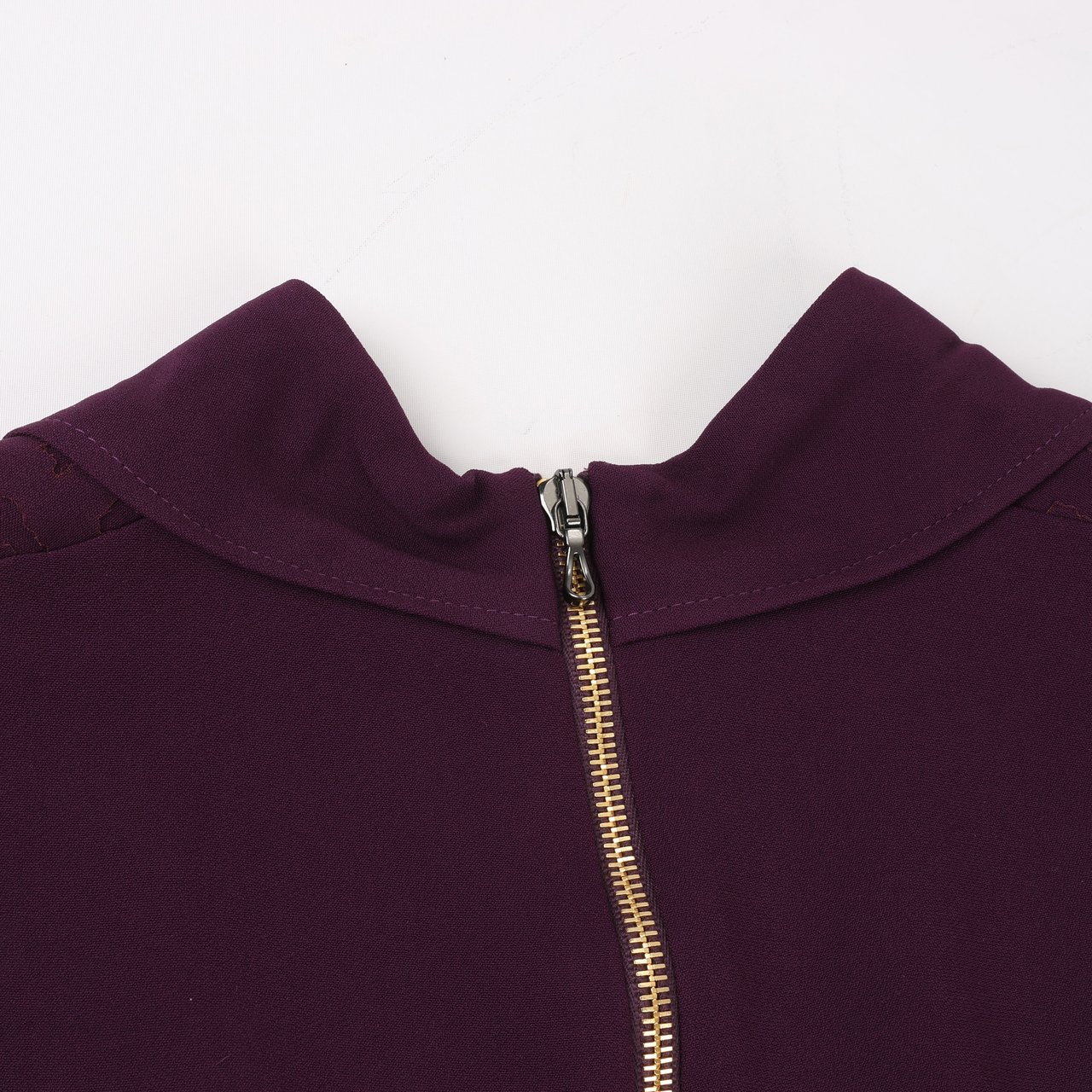 Roland Mouret Deep V-Neck Fitted Midi Dress in Plum – EU 34 Paars