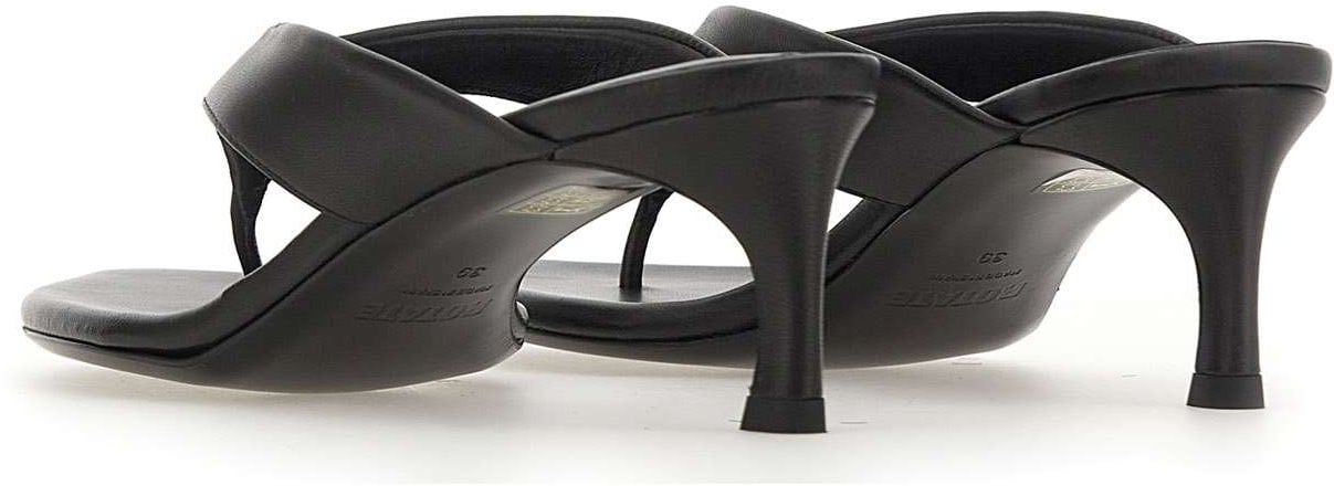 Rotate With Heel Black Zwart